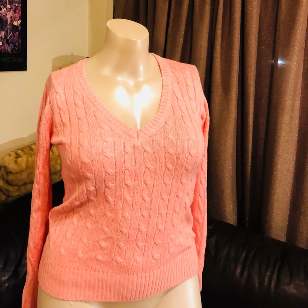 WHO.A.U Pink V-Neck Sweater. Sz L